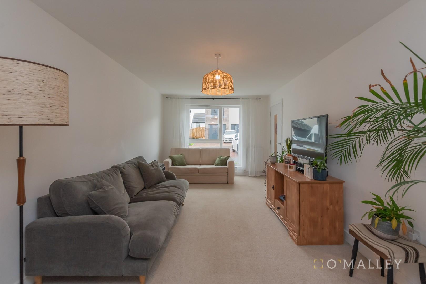 6. Living Room 1.jpg
